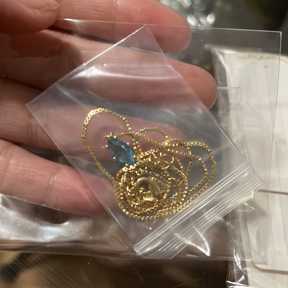 Aqua blue eye necklace - Picture 3 of 3